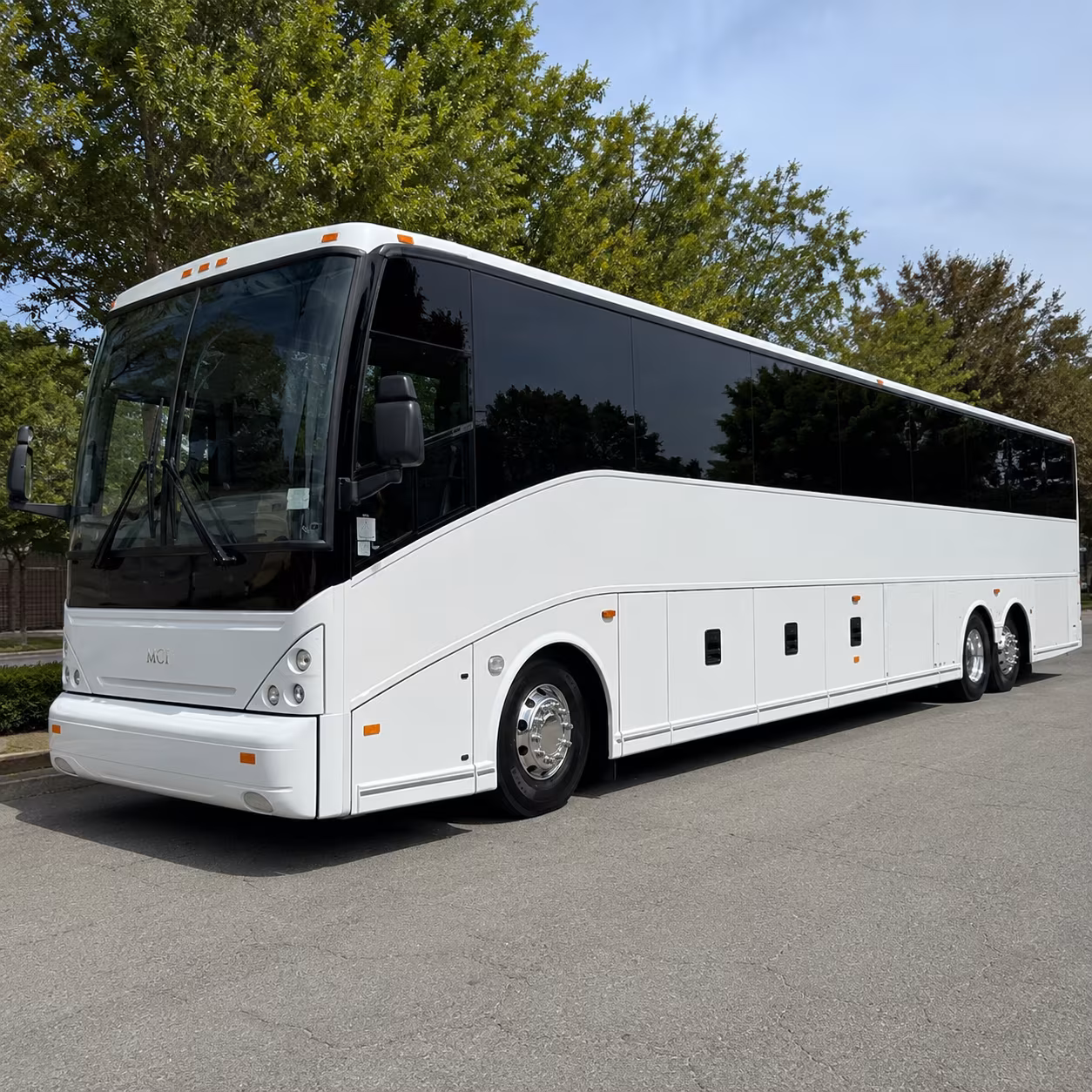 daily commuter shuttle buses along us 1 and belle terre pkwy